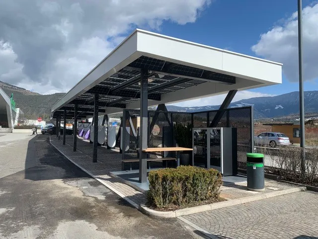 Kostner Tesla Ladesäule