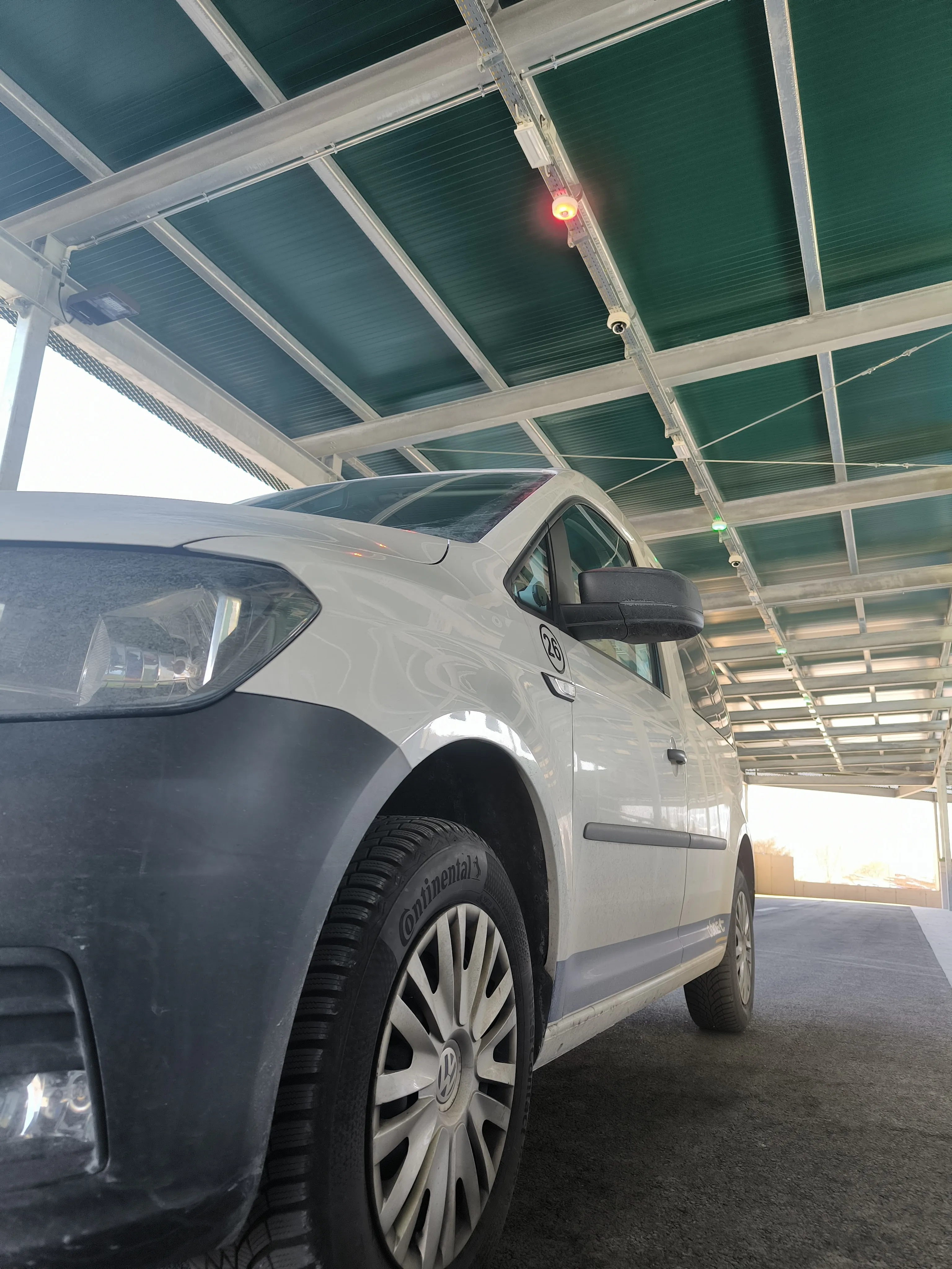 <ul><li>Beleuchtungsanlage und Stromversorgung</li><li>Parkplatzlichter</li></ul>