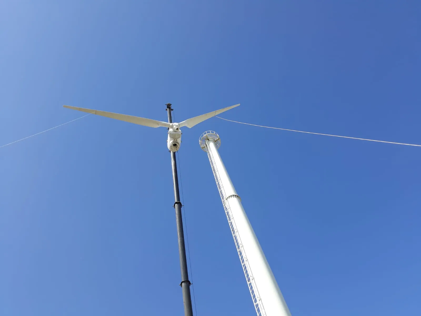<ul><li>Installation von 5 Windkraftanlagen</li><li>Leistung: 60 kW</li></ul>